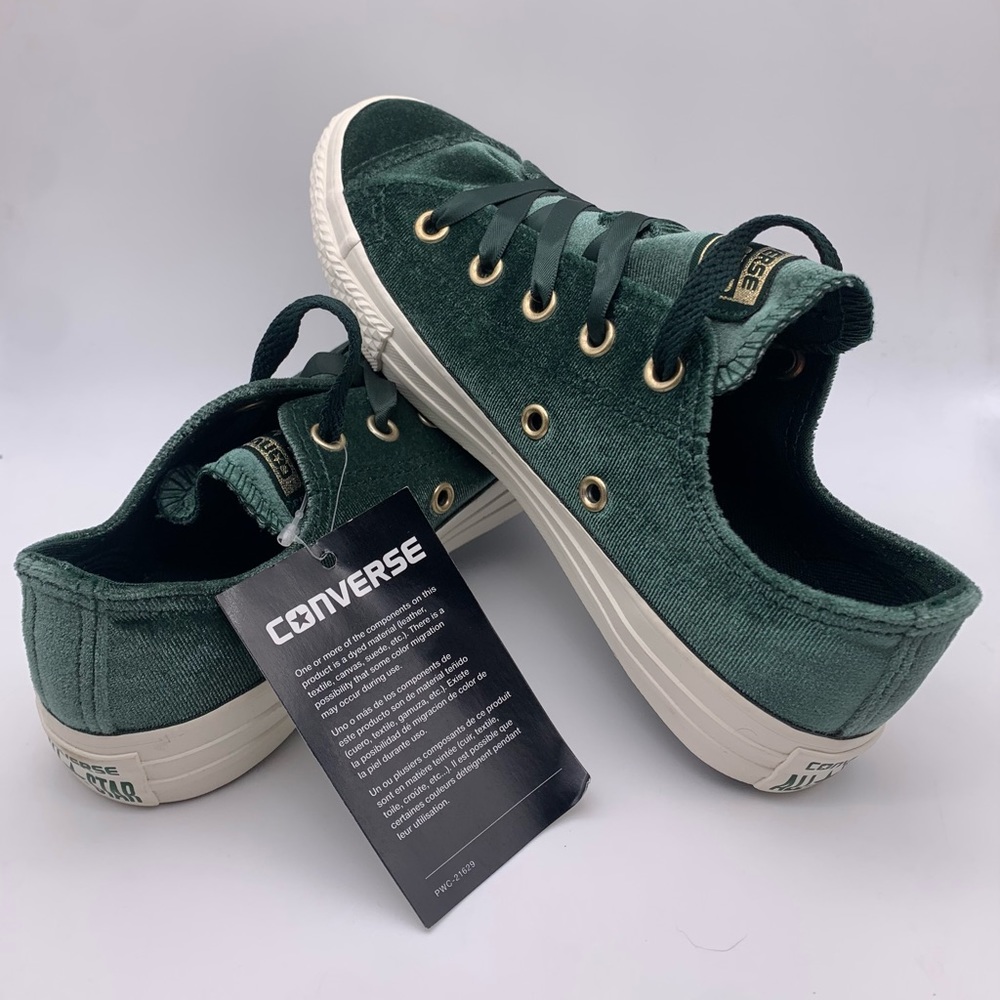 NWT Chuck Taylor All-Star OX Deep Emerald Velvet Size 2 JUNIOR